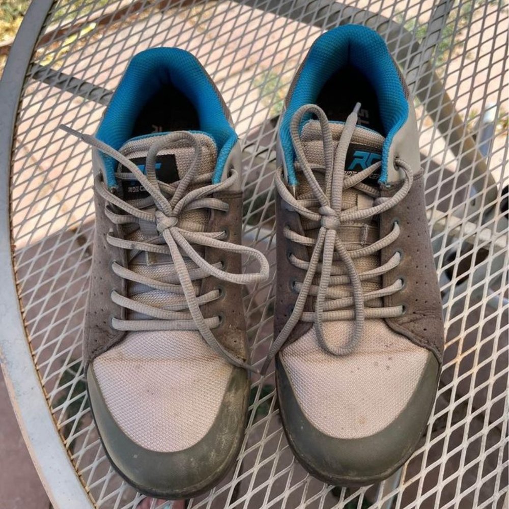 Ride Concepts Women's Livewire MTB shoes. Size 10. Grey and blue.